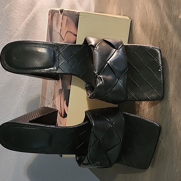 Shoes - Picture 2 of 6